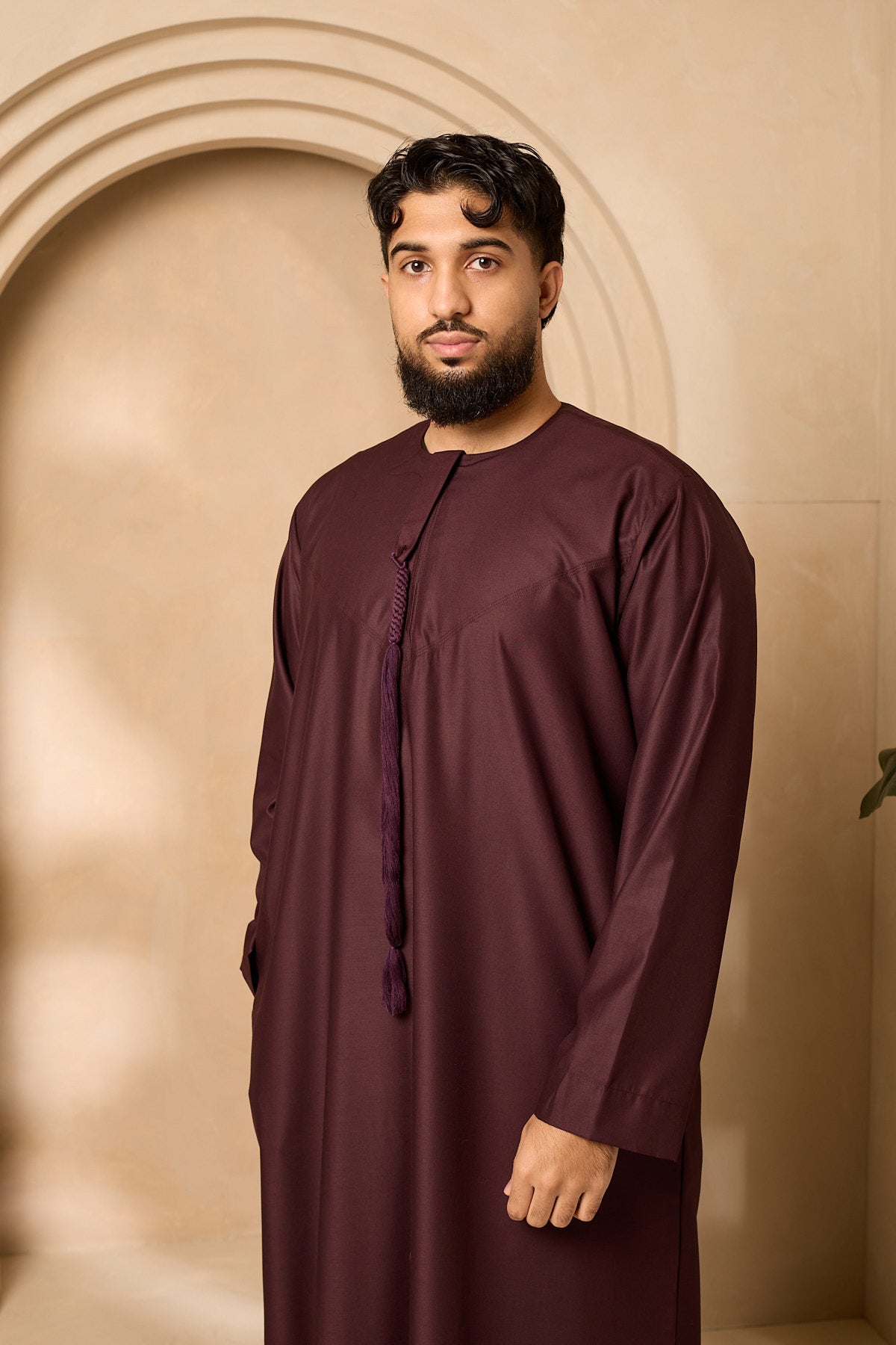 Emirati Thobe plum