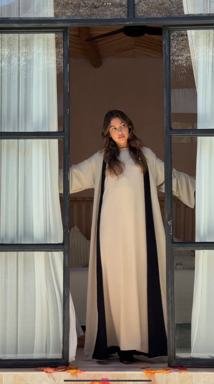 Reversible abaya Cream & Black