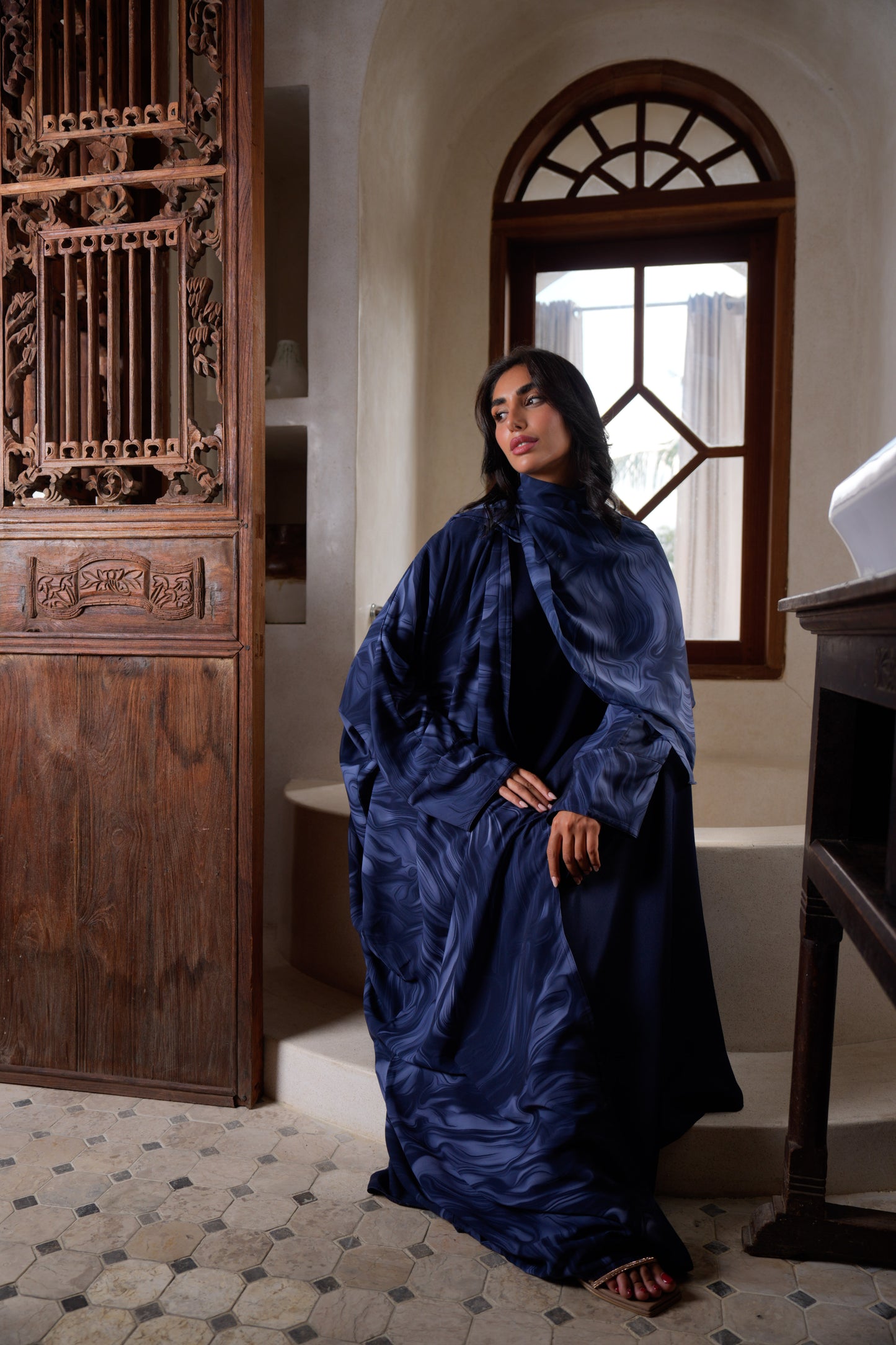 Marble Open Abaya - Navy