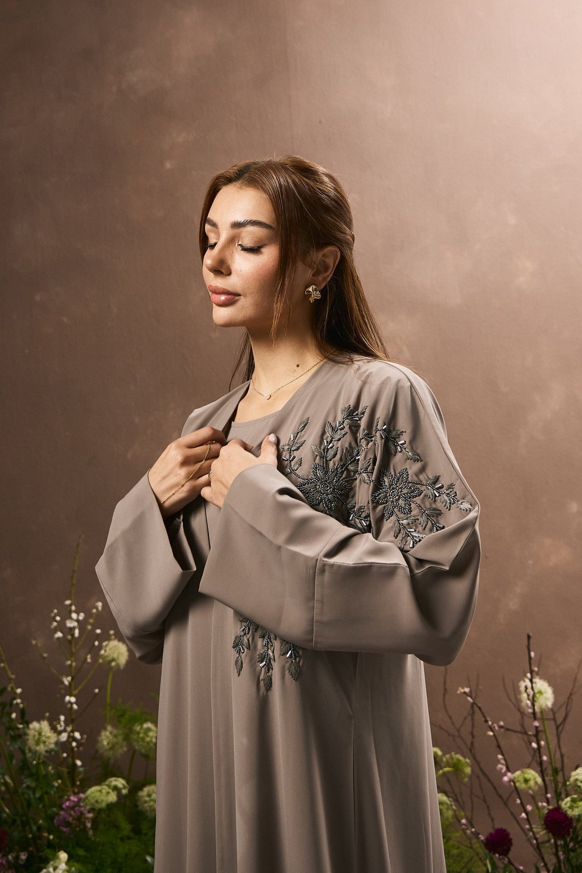 Grey Abaya: The Complete Styling Guide