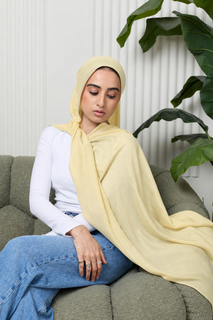 The Best Hijab Guide for Curly Hair