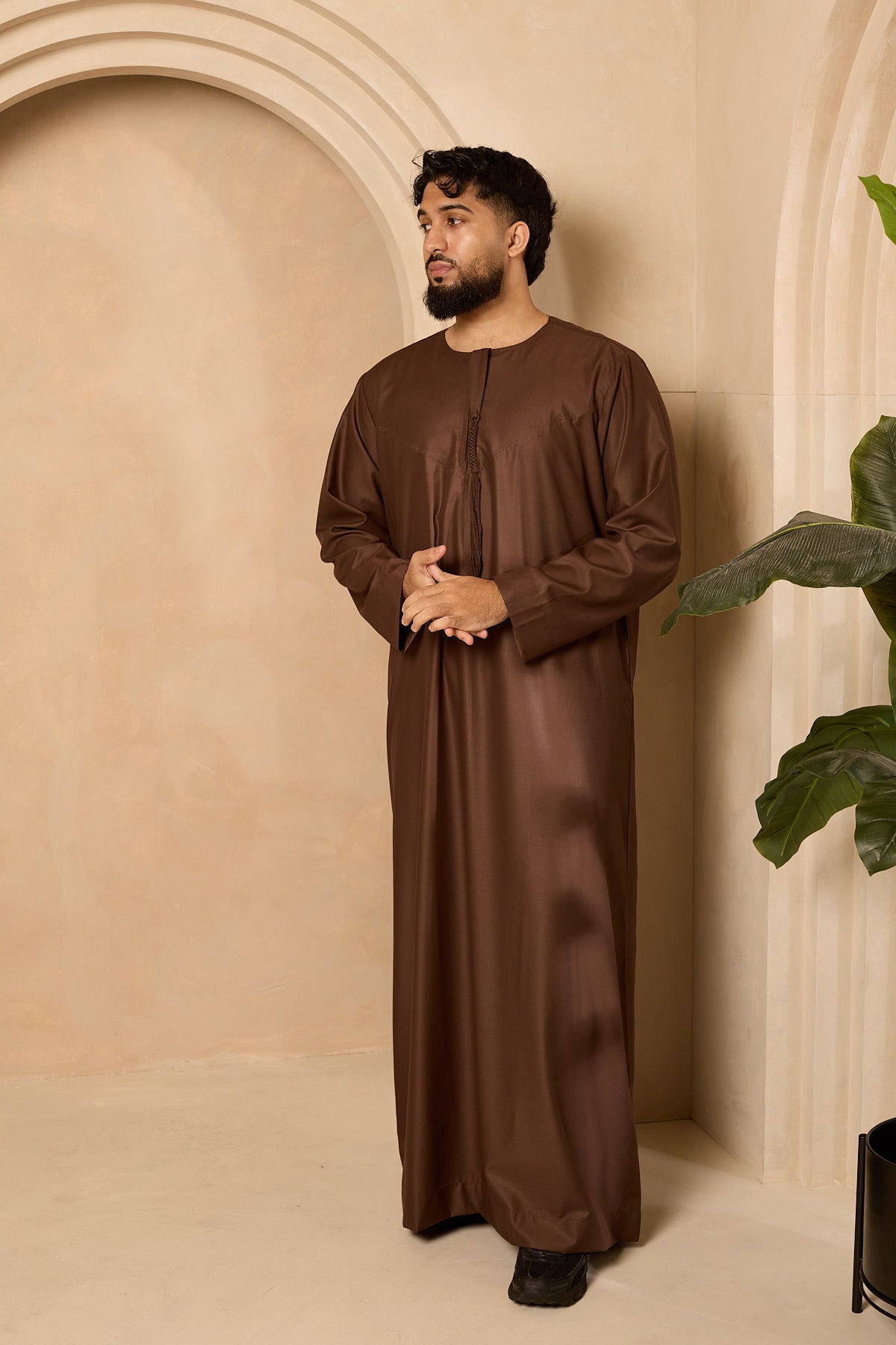 Emirati Thobe brown